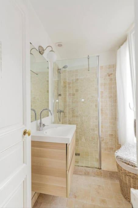 Cocon Parisien Lumineux Apartment *